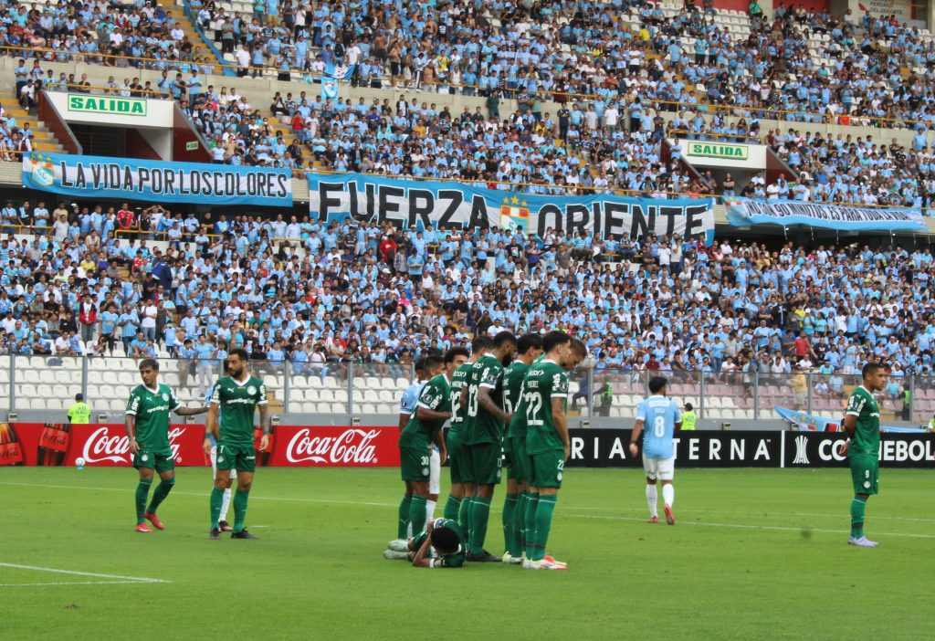 BARRERA-DE-PALMEIRAS-1024x702 Derrota que duele: Sporting Cristal cayó 3-2 ante Palmeiras en la CONMEBOL Libertadores