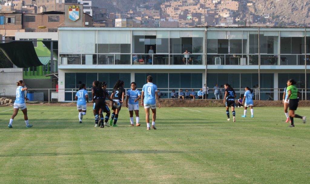WhatsApp-Image-2025-05-16-at-6.18.42-PM-1024x609 Sporting Cristal arrasa 8-0 a Real Áncash en La Florida y consolida su poderío en la Liga Profesional Femenina