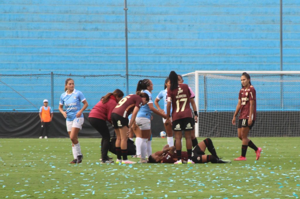 WhatsApp-Image-2025-05-21-at-7.33.38-PM-1024x678 Sporting Cristal frena a Universitario y le arrebata el pleno de victorias en la Liga Femenina 2025