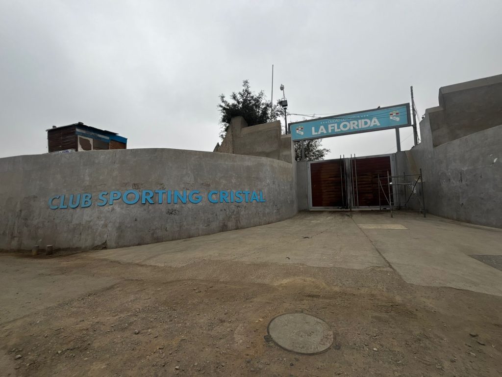 WhatsApp-Image-2025-05-29-at-9.56.44-AM-2-1024x768 Incendian puerta principal de La Florida tras histórica goleada sufrida por Sporting Cristal