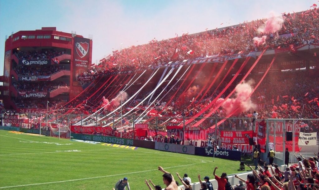 image-22-1024x610 Las hinchadas más destacadas del fútbol argentino: pasión que trasciende los 90 minutos