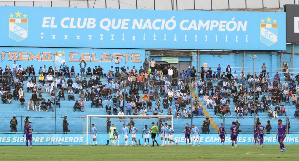 IMG_0396-1024x550 Cristal vence 2-0 a Comerciantes Unidos, pero Autuori no queda conforme