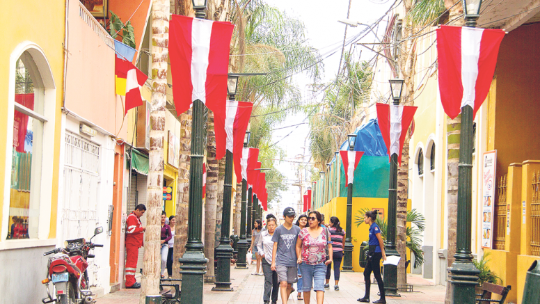 image-52 Julio de civismo: municipios ordenan embanderamiento obligatorio por Fiestas Patrias y exhortan al pintado de fachadas
