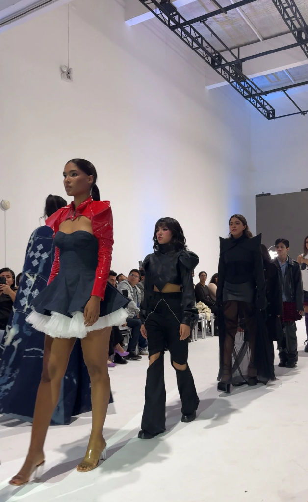 image-78-628x1024 Estudiantes de Chio Lecca brillan en el Iconic Runway de Lima