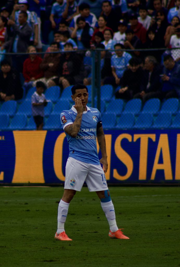 image-8-691x1024 Cristal arrolla 5-0 a Sport Huancayo en el regreso soñado de Yoshimar Yotún