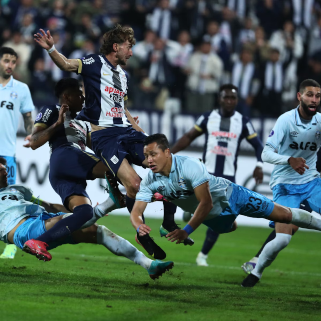 image-84-1024x1024 📰 Alianza Lima toma ventaja ante Gremio con victoria 2-0 en Matute