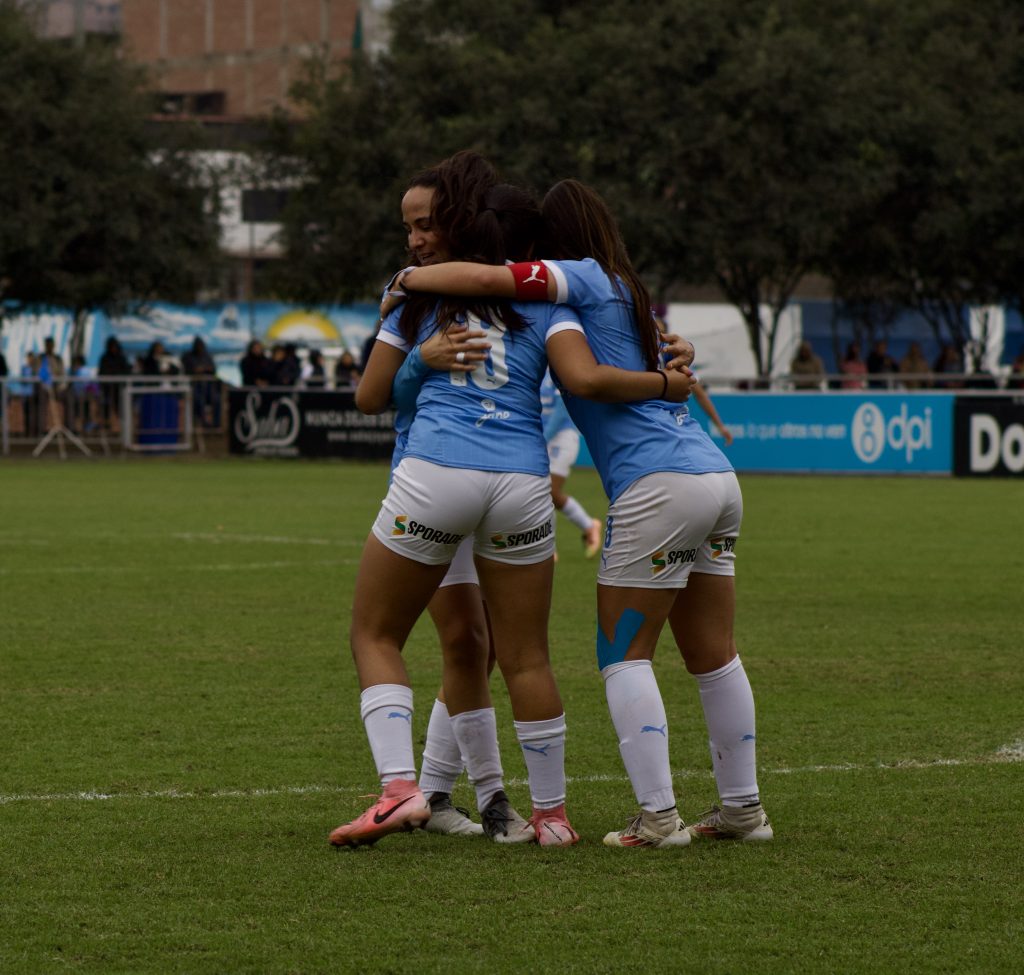 IMG_0738-1024x975 Sporting Cristal goleó a UNSAAC y se trepó a la cima del Clausura en la Liga Femenina