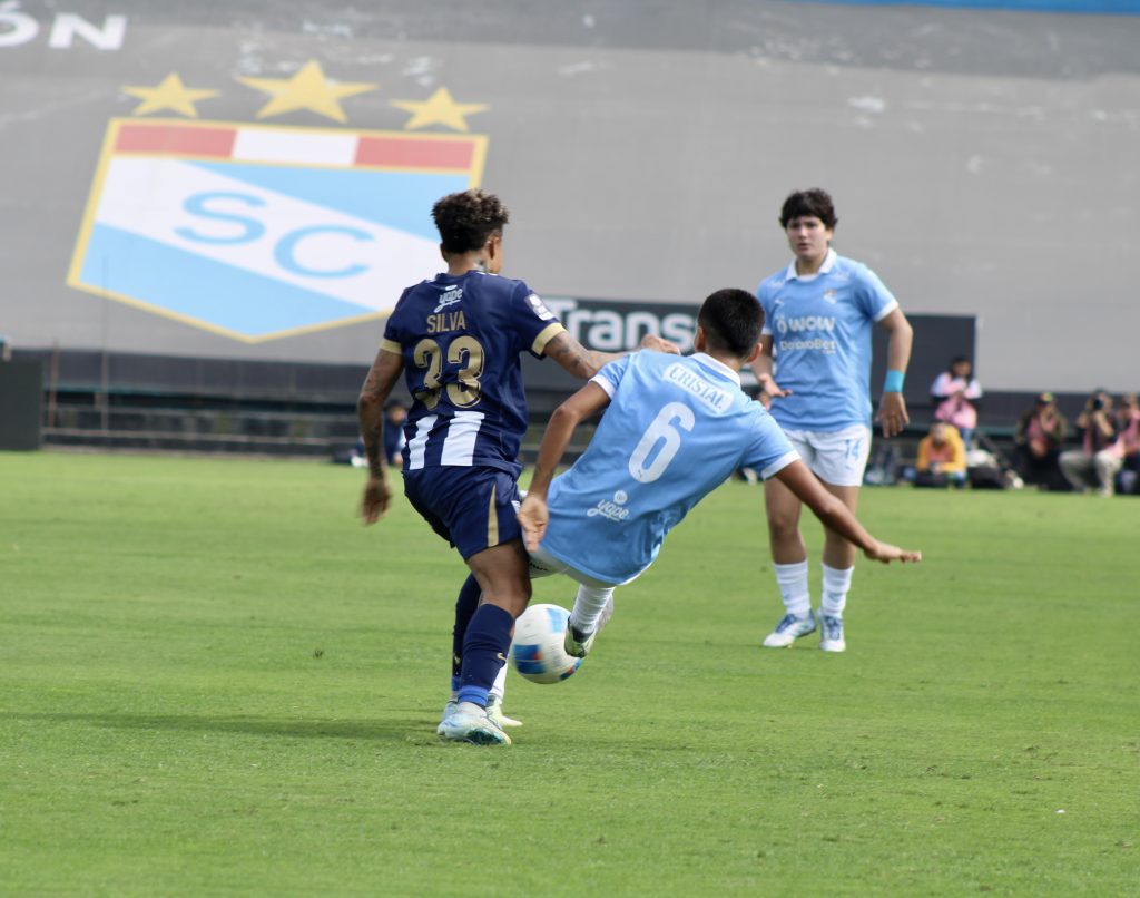IMG_0762-1024x806 Alianza Lima venció 1-0 a Sporting Cristal y desató la molestia del público rimense en la Liga Femenina