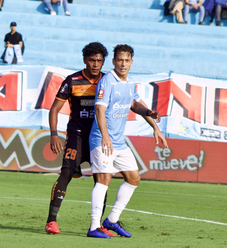 IMG_0994-936x1024 Cristian Benavente, en la mira del Sporting Cristal: la hinchada del Rímac pierde la paciencia