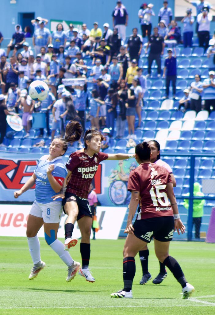 IMG_1239-701x1024 Sporting Cristal y Universitario igualaron sin goles en la primera semifinal del Torneo Clausura de la Liga Femenina