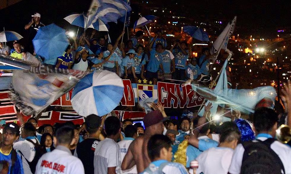IMG_1314 Sporting Cristal y Universitario se enfrentan esta noche en un clásico vibrante en el Estadio Nacional