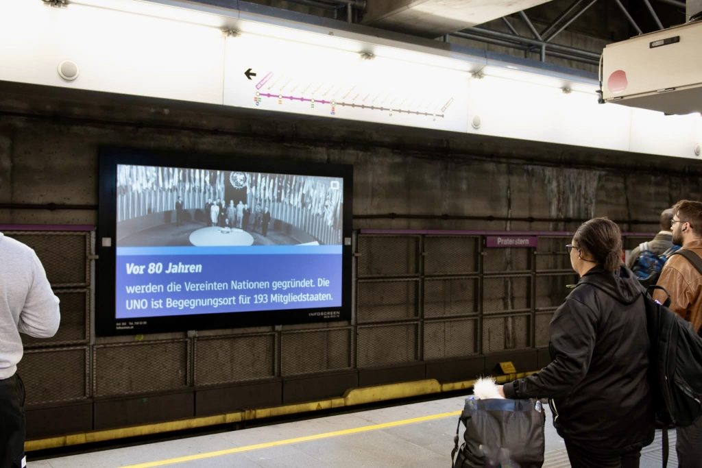 IMG_1356-1024x683 Austria celebra el #UNDay iluminando su transporte público conmemorando los 80 años de la ONU