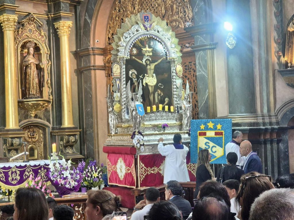 IMG_8914-1024x768 Fe, pasión y fútbol: los rimenses piden al Señor de los Milagros la victoria celeste y un estadio lleno para el clásico