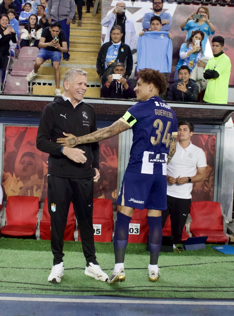 IMG_1882-758x1024 Clásico del Barrio: Empate con Sabor Amargo para Sporting Cristal en el Nacional