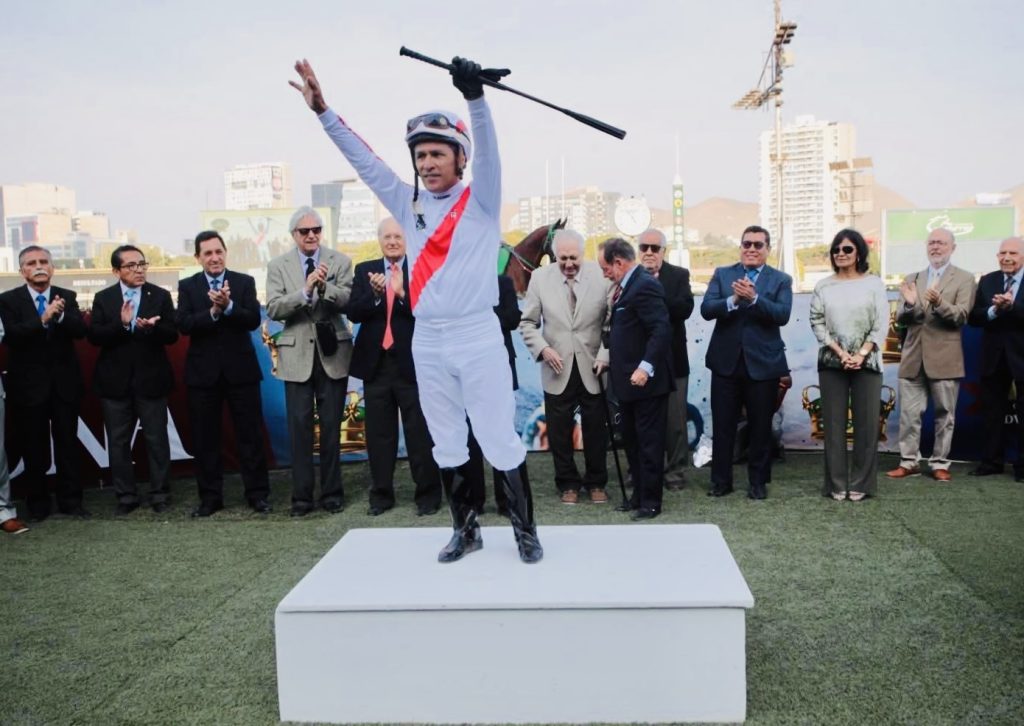 IMG_2091-1024x726 Edwin Talaverano, leyenda viva del turf peruano, recibe un histórico homenaje en Monterrico