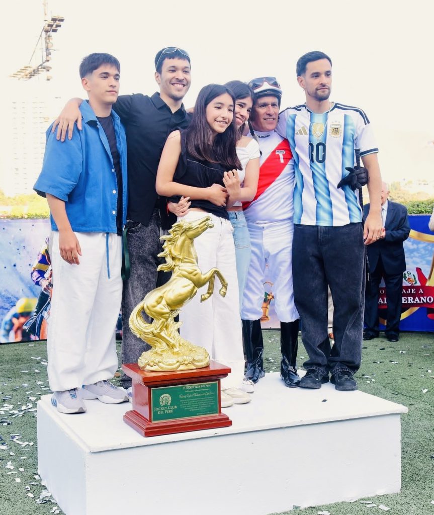 IMG_2096-863x1024 Edwin Talaverano, leyenda viva del turf peruano, recibe un histórico homenaje en Monterrico