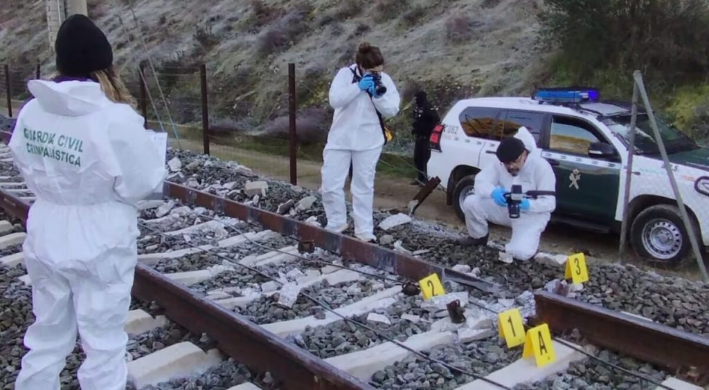 IMG_2329-1024x564 Investigaciones en España apuntan a un fallo en la vía como causa del choque de trenes en Adamuz