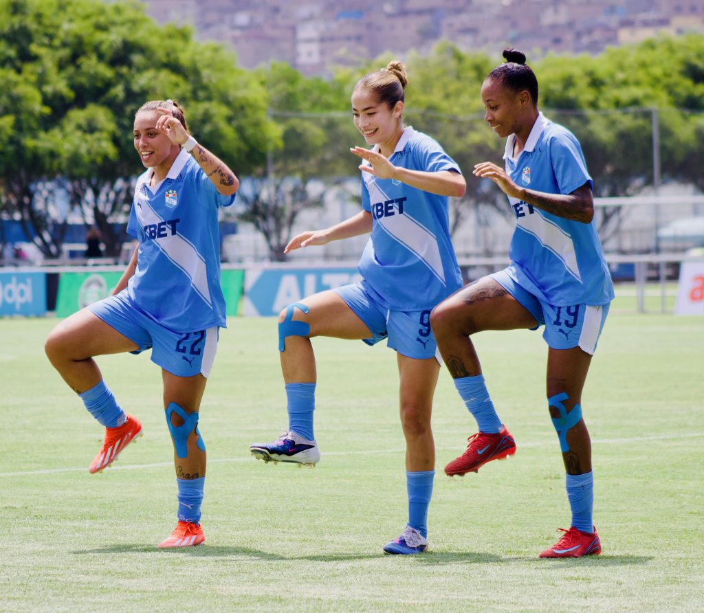IMG_3127-1024x892 La Florida fue una fiesta: Sporting Cristal debutó con goleada en la Liga Femenina