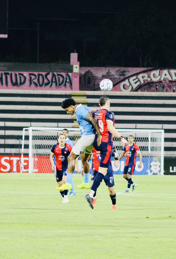 IMG_3323-695x1024 El Callao se vistió de celeste: Cristal golpeó en la Libertadores con un triunfo histórico