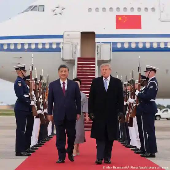 IMG_4299 TRUMP RECIBE A XI JINPING CON UNA CONTUNDENTE DEMOSTRACIÓN DE PODER MILITAR