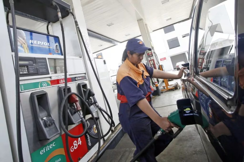 IMG_4334-1024x683 ORMUZ, EL CUELLO DE BOTELLA DEL PETRÓLEO MUNDIAL: LA CRISIS QUE ATRAVIESA EL GOLFO PÉRSICO Y TERMINA GOLPEANDO A LOS CONDUCTORES PERUANOS